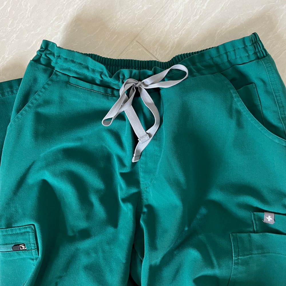 Small Forest Green Figs Yola Skinny Scrub Pants